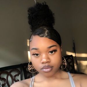 Meet your Posher, Jasmine